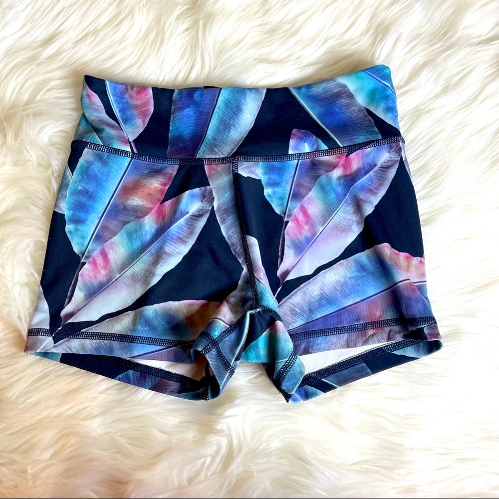 LIVE LOVE DREAM 🌴 🍌 tropical banana leaf athletic shorts S